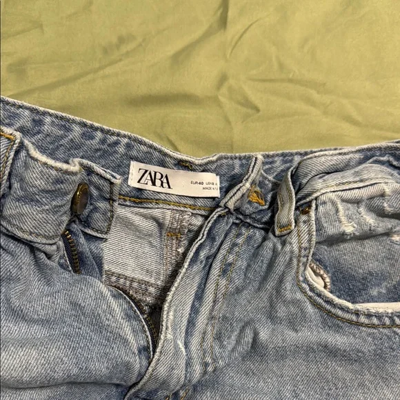 Zara Distressed Blue Denim Shorts - Picture 2 of 6